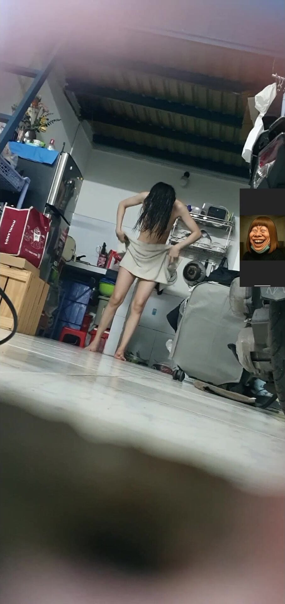 quay lén em hàng xóm loli cởi chuồng ở phòng trọ